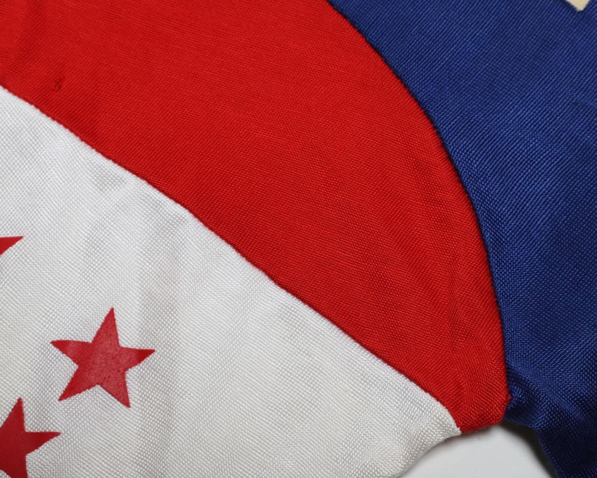 Detail  view of arm vintage Budd Friedman’s Improvisation Broadway Show League jersey.