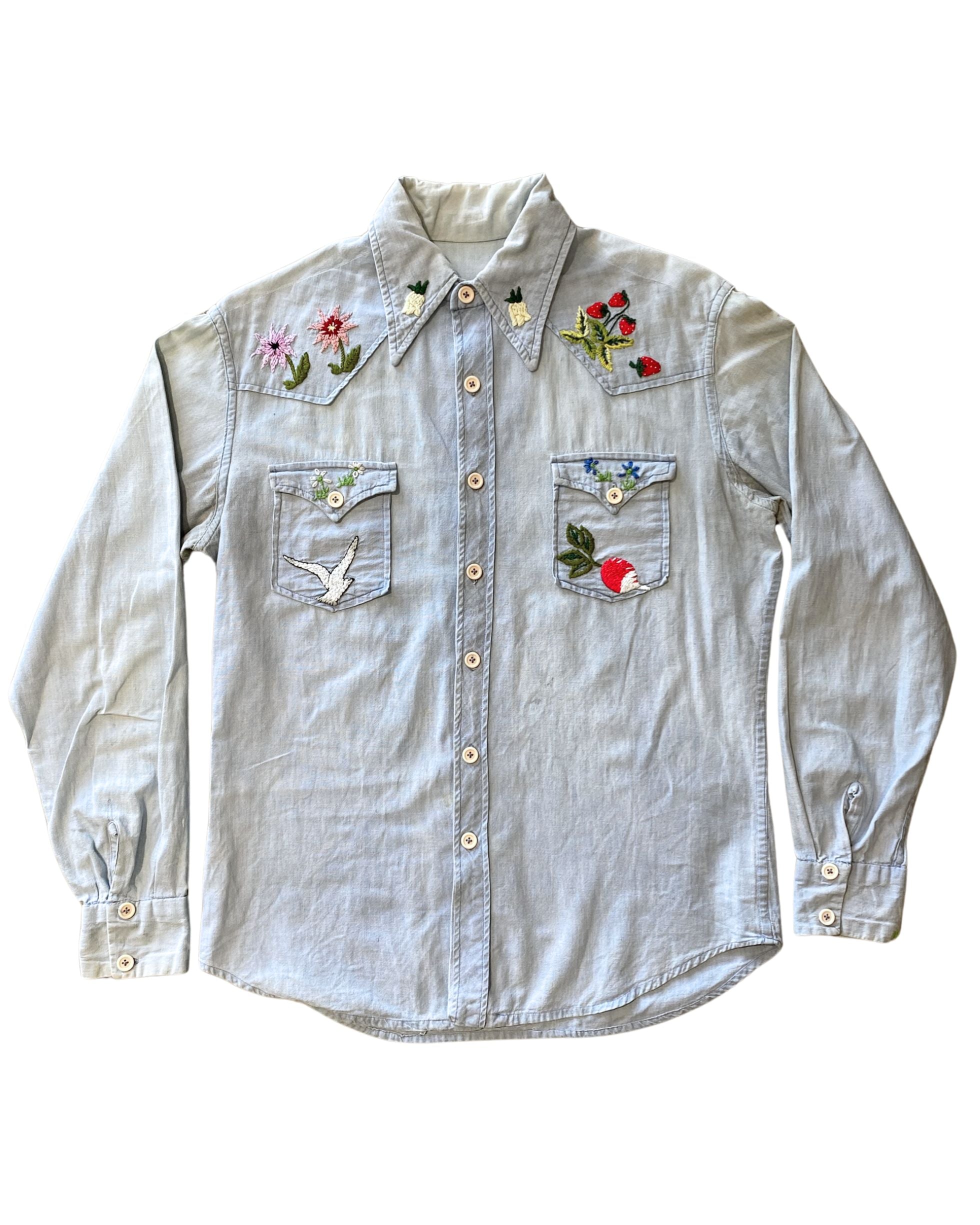 1970s Womens Embroidered Chambray Shirt with Strawberries, Flowers + Birds - Medium