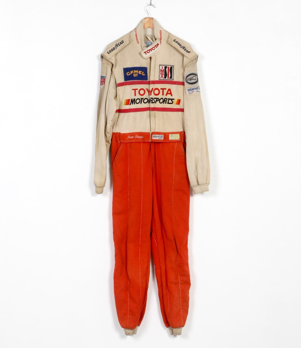 The full view of the Juan Manuel Fangio II Auto Racing Suit.