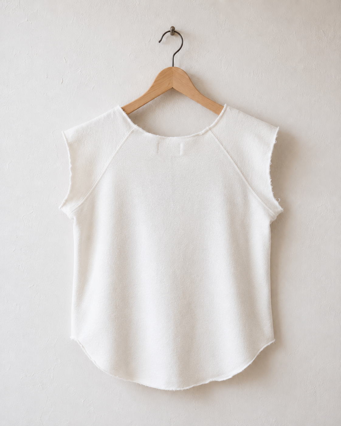Cougars Raw-Scoop Raglan Top – Vintage White