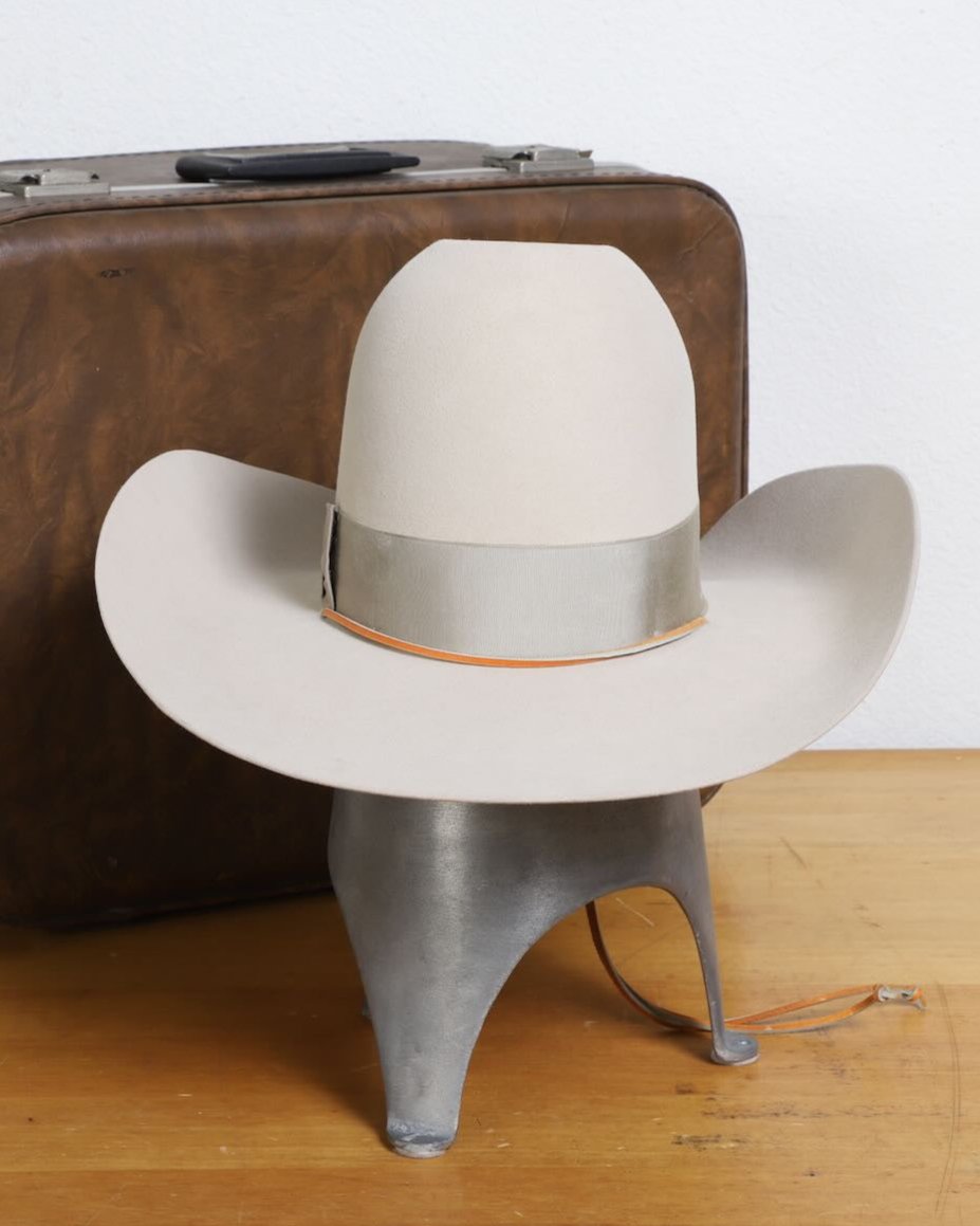 The full view of the back of the Resistol Western Hat 5X Beaver Silverbelly, c. 1960s.