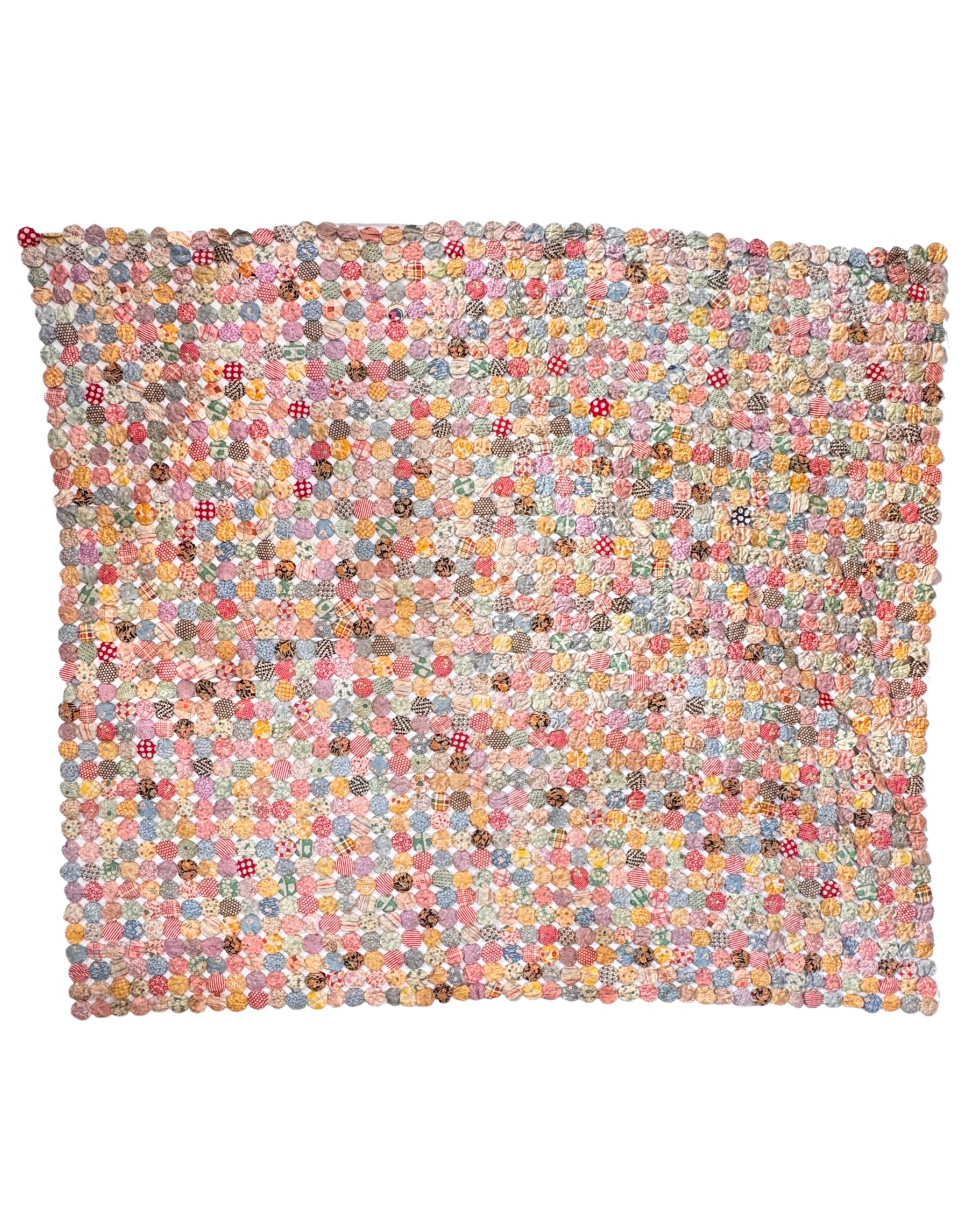 Vintage 1930s–40s Handmade Yo-Yo Quilt - Feed Sack Cotton - 5'5.5" x 6'4.5"